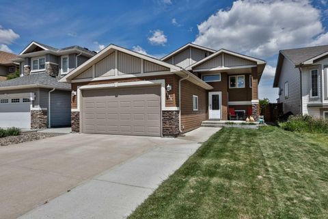 Photo of 111 Firelight Way W, Lethbridge, AB T1K 4B2 (MLS # A2321144)