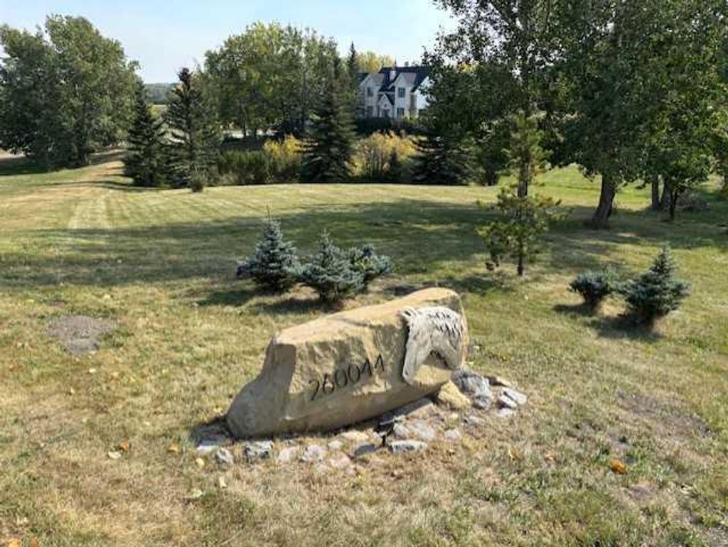 Photo of 260044 Bearspaw Road, Rural Rocky View County, AB T3R 1H4 (MLS # A2289996)