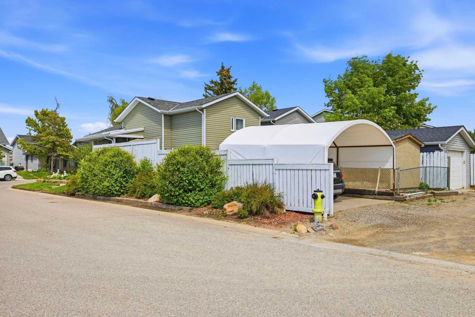 45 Taradale Close NE