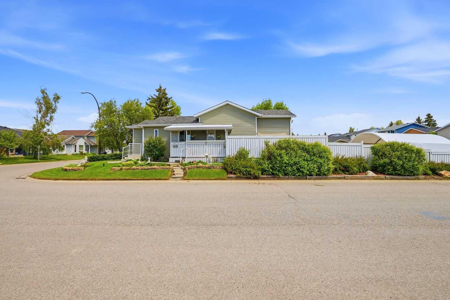 45 Taradale Close NE