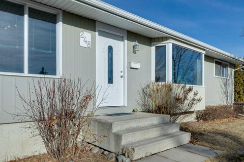 248 Huntcroft Road NE Calgary AB T2K 4E2