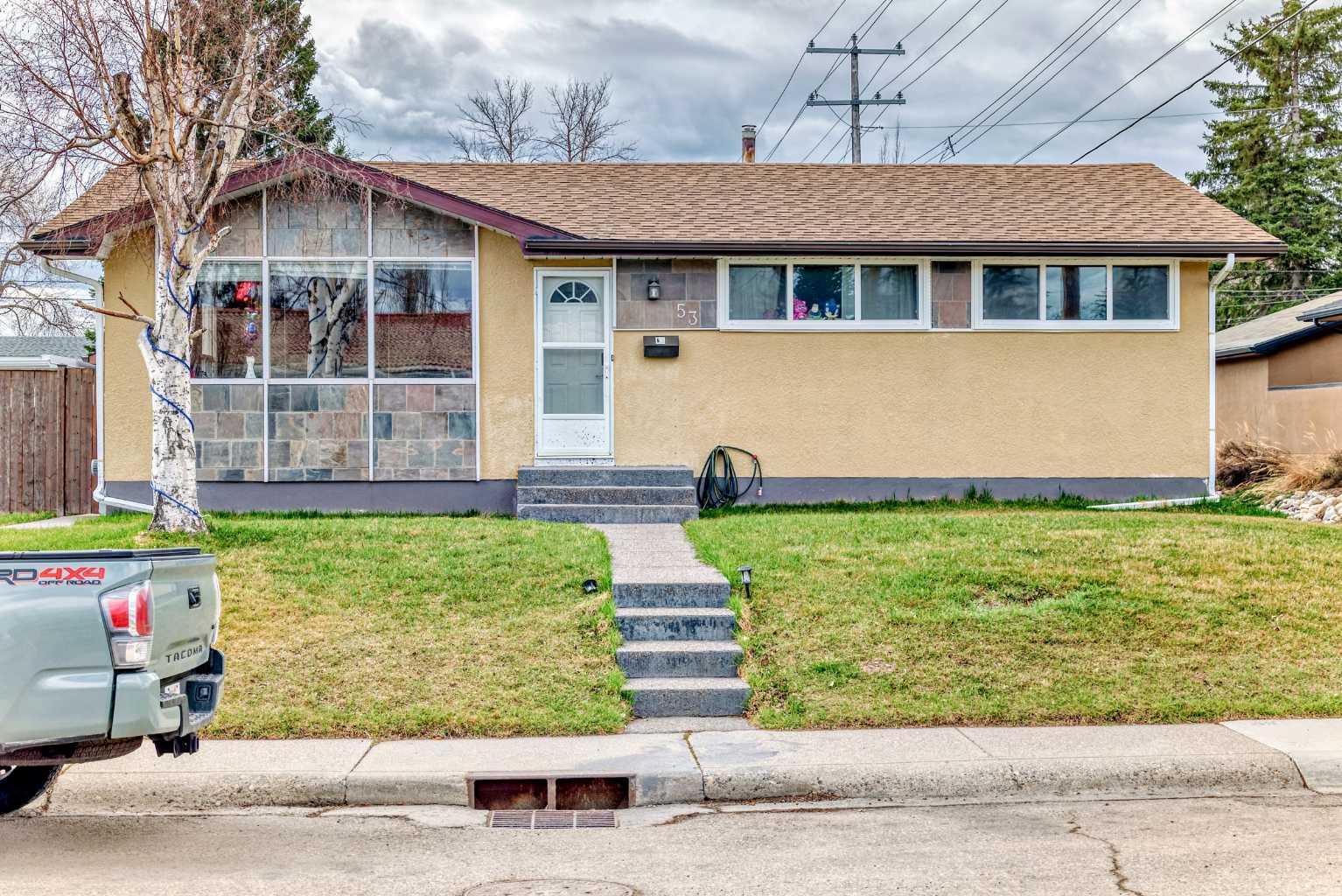 53 Wakefield Drive SW