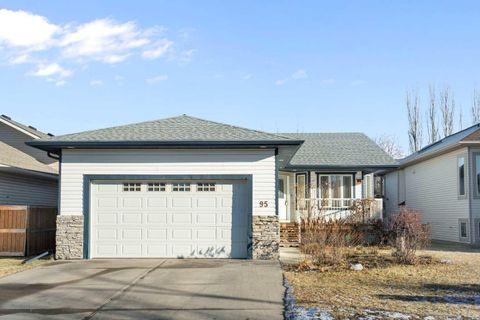 95 Cambridge Glen Drive Strathmore AB T1P 1W1