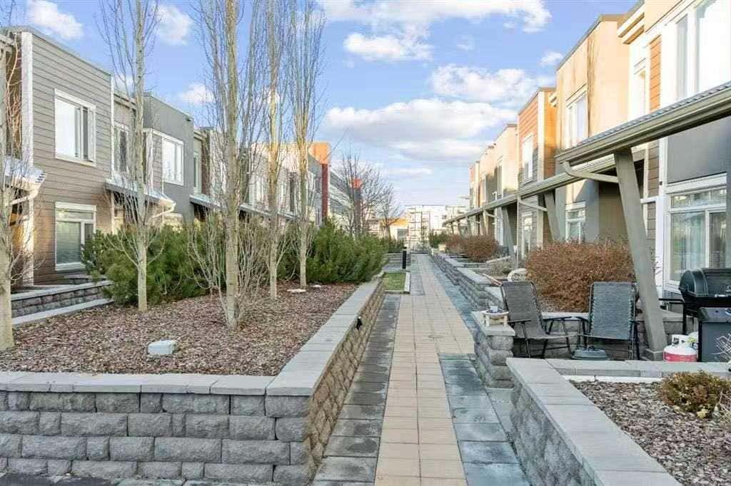 Photo of 10 Westpark Link SW #216, Calgary, AB T3H 0Y5 (MLS # A2325325)