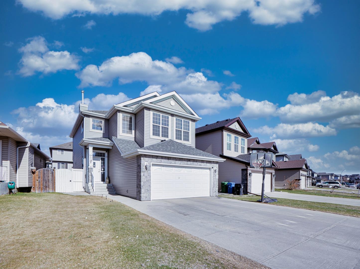 77 Saddleland Drive NE