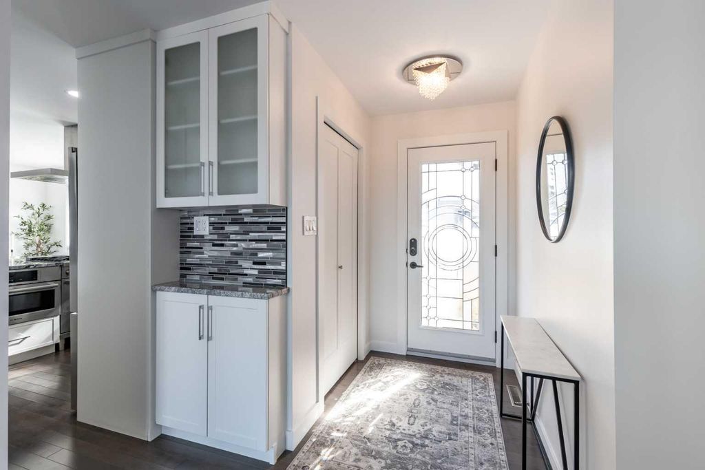 Photo of 586 Prospect Drive SW, Medicine Hat, AB T1A 4C1 (MLS # A2289451)