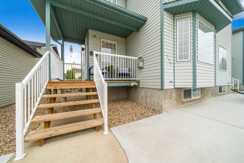 Photo of 719 Sprague Way SE, Medicine Hat, AB T1B 4L4 (MLS # A2336554)