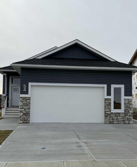 54 Vincent Crescent Olds AB T4H 0C4
