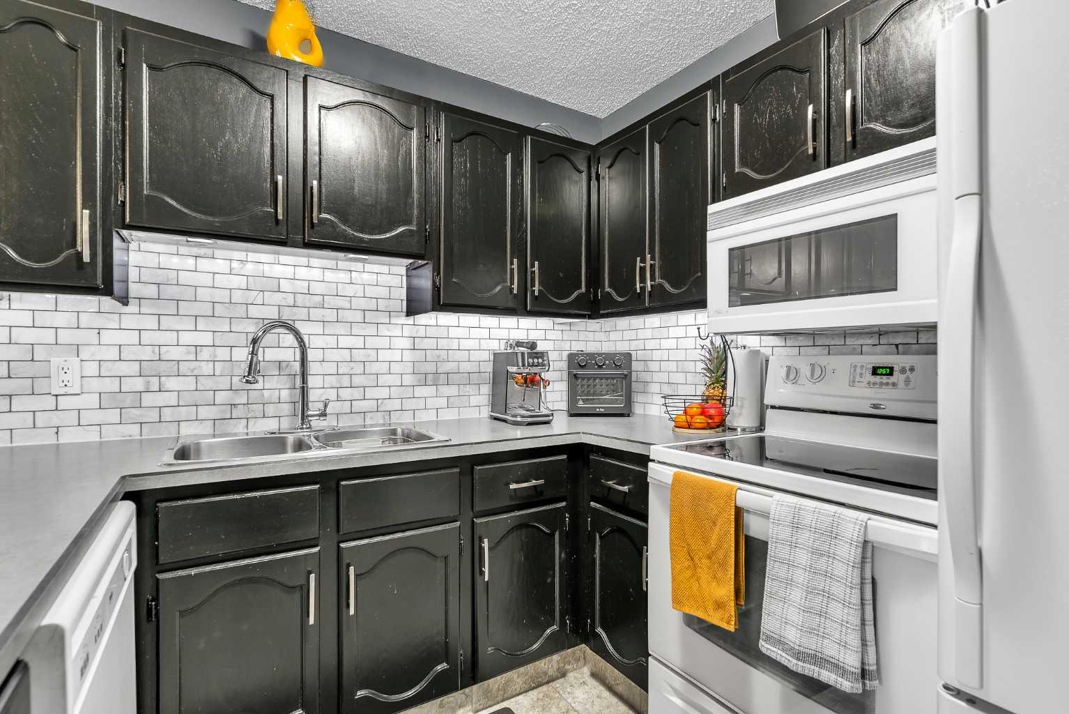 1001 68 Avenue SW 305