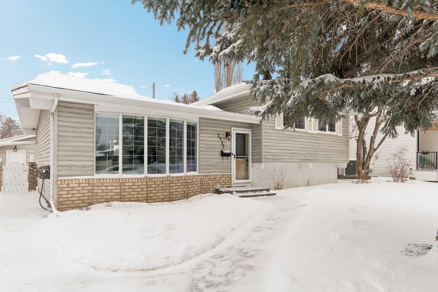 2735 Lionel Crescent SW