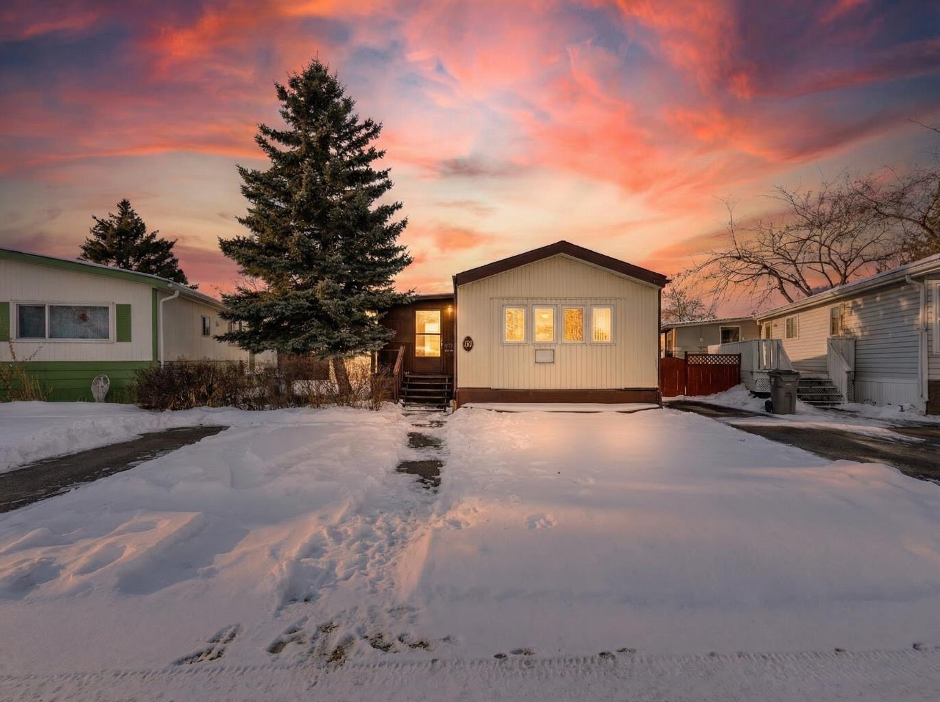 6724 17 Avenue SE 40