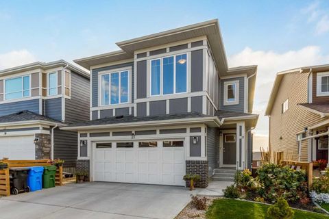 Photo of 27 Lucas Terrace NW, Calgary, AB T3P 1P9 (MLS # A2264746) Photo of 27 Lucas Terrace NW, Calgary, AB T3P 1P9 (MLS # A2264746)