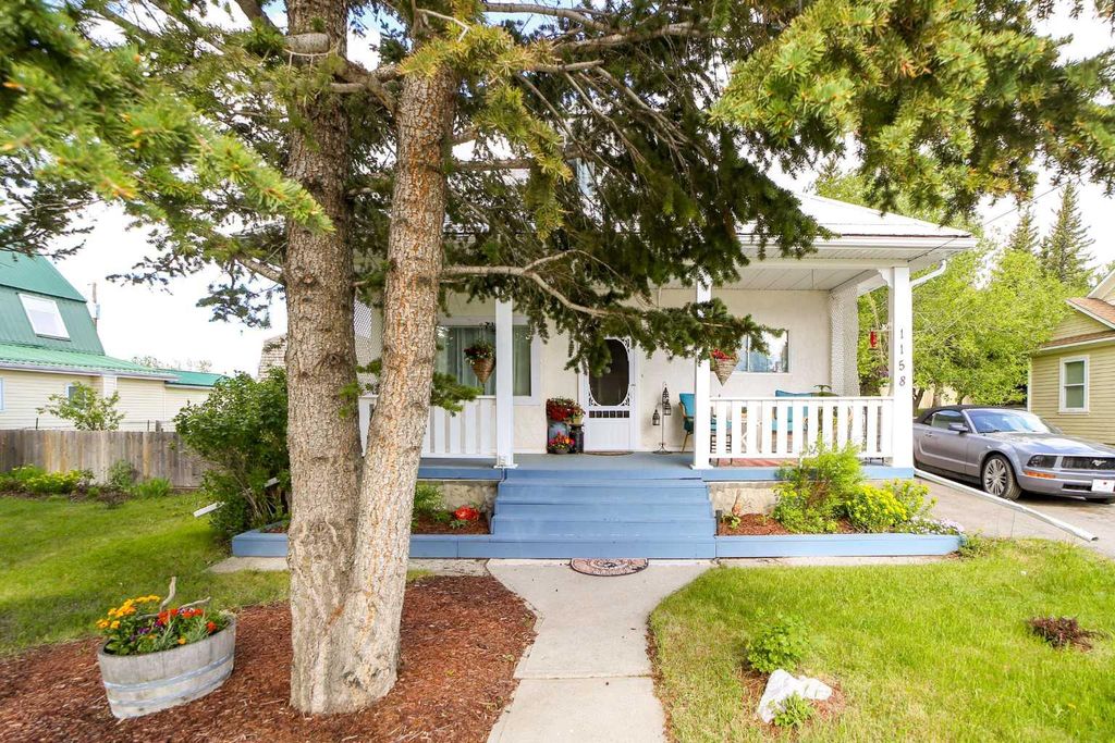 Photo of 1158 Albert Avenue, Pincher Creek, AB T0K 1W0 (MLS # A2291079)