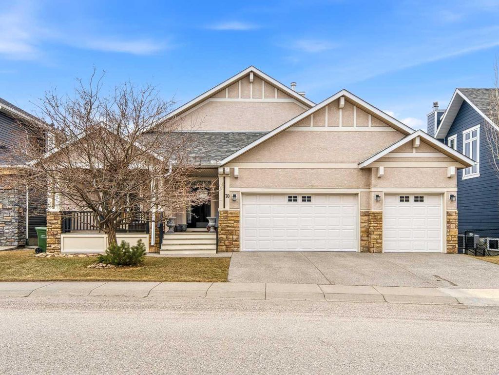 Photo of 70 Hidden Creek Road NW, Calgary, AB T3A 6E7 (MLS # A2302462)