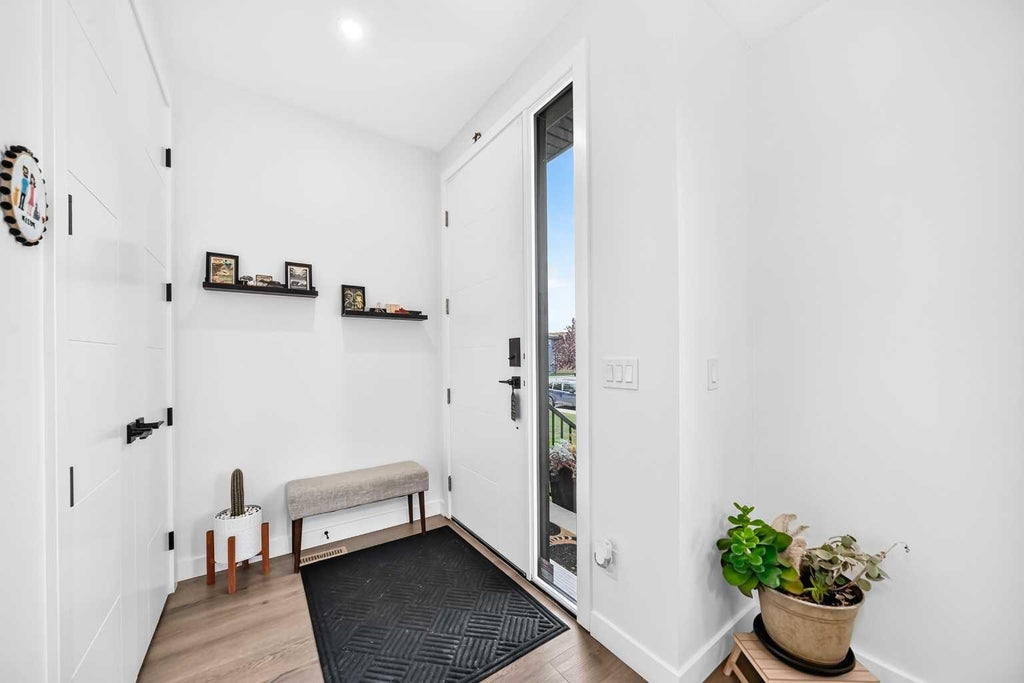 Photo of 4510 72 Street NW, Calgary, AB T3B 2L4 (MLS # A2351554)