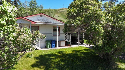 Photo of 332 Third Street W, Cochrane, AB T4C 1Z6 (MLS # A2347518)