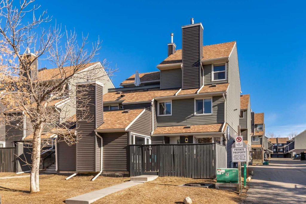 Photo of 25 Glamis Green SW #112, Calgary, AB T3E 6V1 (MLS # A2312139)