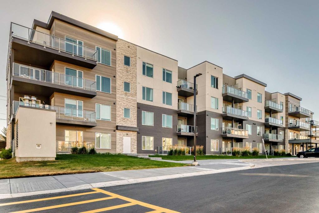 Photo of 200 Shawnee Square SW #403, Calgary, AB T2Y 0T7 (MLS # A2264900)