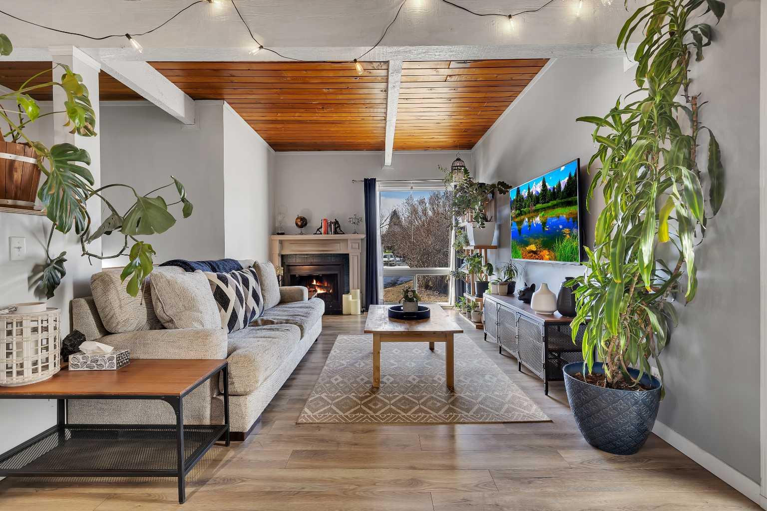 426 Pinemont Gate NE