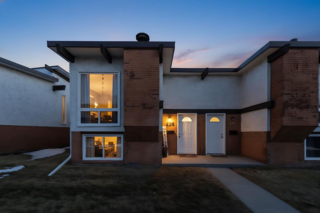 Photo of 426 Pinemont Gate NE, Calgary, AB T1Y 2R6 (MLS # A2291818)