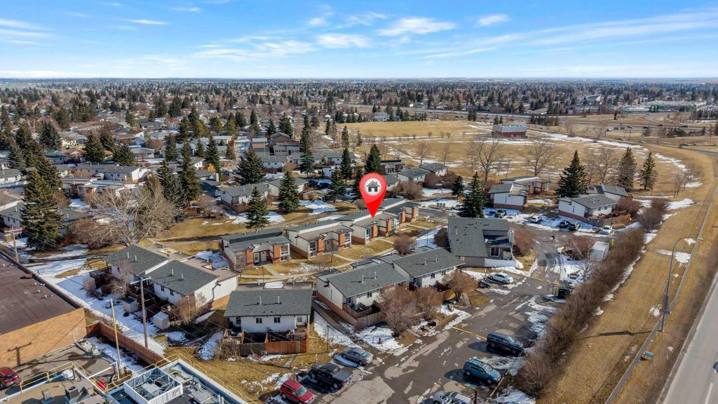 Photo of 426 Pinemont Gate NE, Calgary, AB T1Y 2R6 (MLS # A2291818)