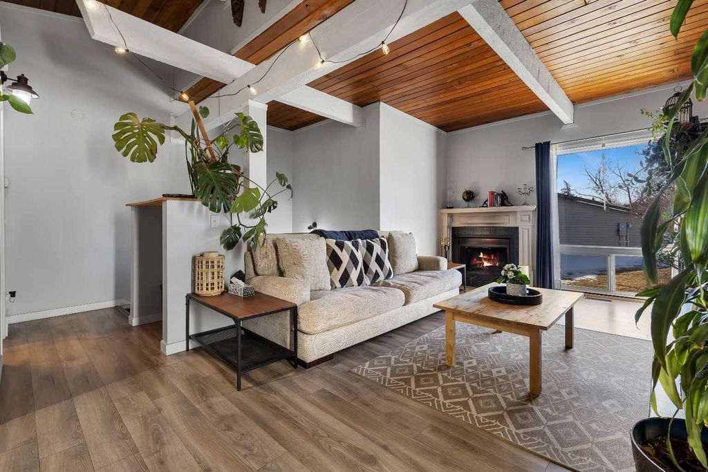 Photo of 426 Pinemont Gate NE, Calgary, AB T1Y 2R6 (MLS # A2291818)