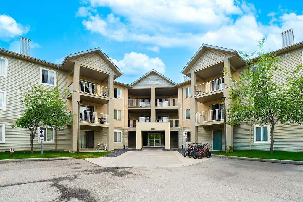 Photo of 1000 Citadel Meadow Point NW #214, Calgary, AB T3G 5N5 (MLS # A2318233)