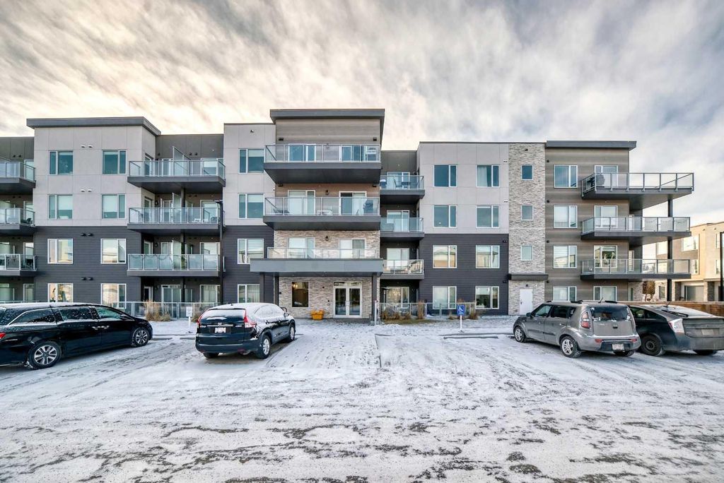 Photo of 200 Shawnee Square SW #316, Calgary, AB T2Y 0T7 (MLS # A2281649)