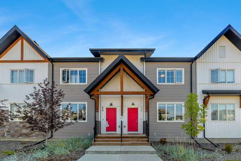 72 Creekside Boulevard SW Calgary AB T2X 4R1