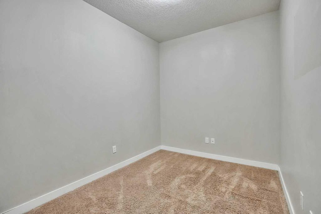 Photo of 330 2nd Street W #13, Brooks, AB T1R 0E9 (MLS # A2308208)