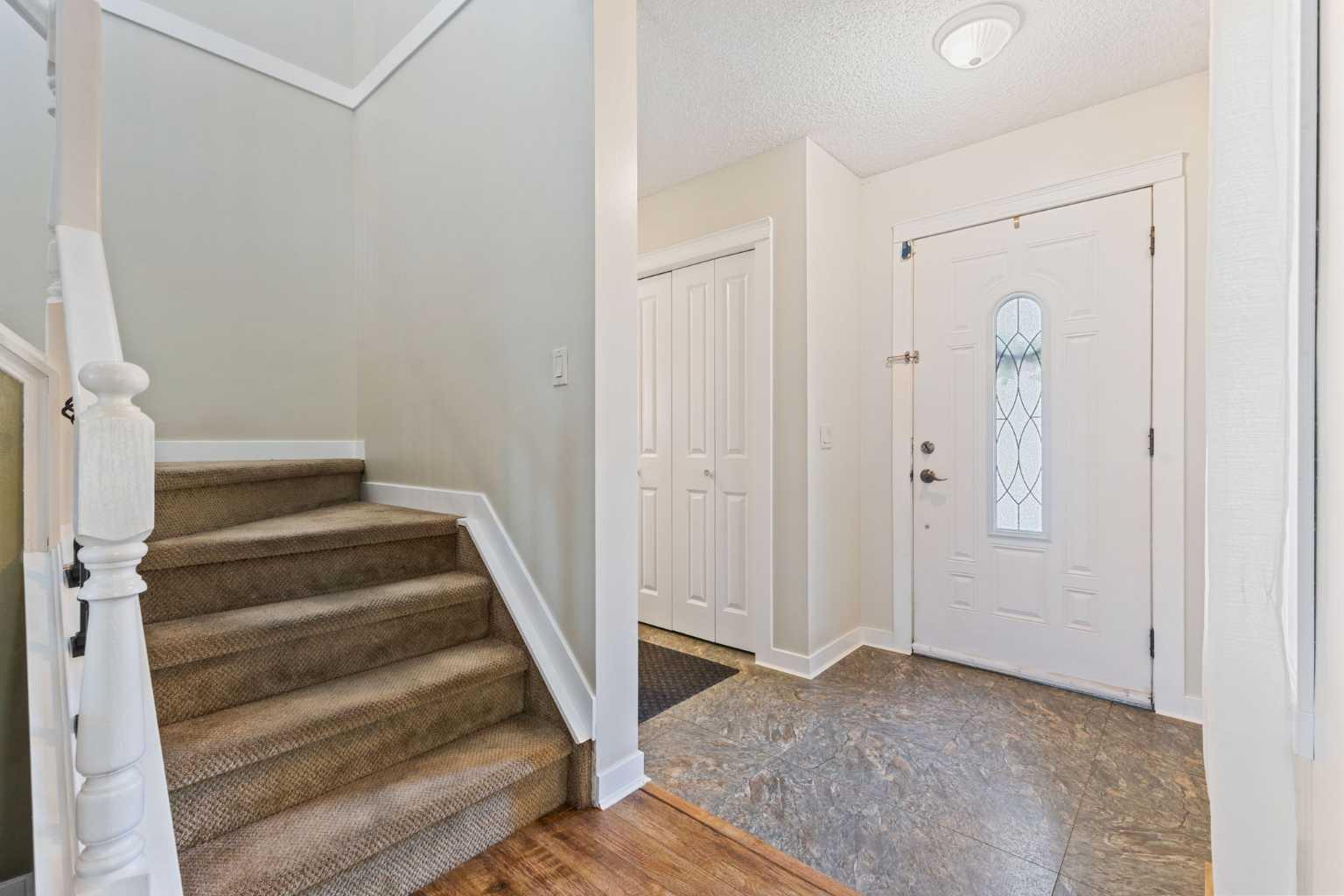 933 Applewood Drive SE