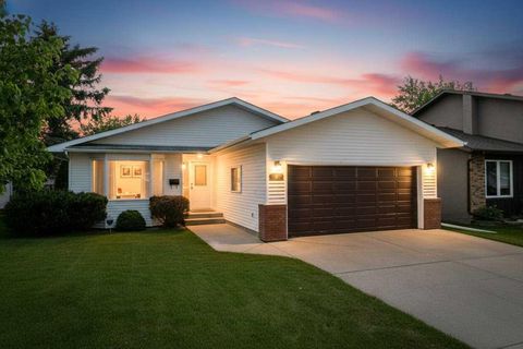Photo of 5 Roland Street, Red Deer, AB T4P 3G8 (MLS # A2319367)