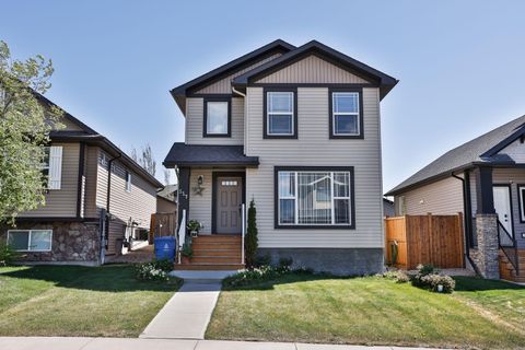 Photo of 557 Mary Cameron Crescent N, Lethbridge, AB T1H 6V6 (MLS # A2311600)