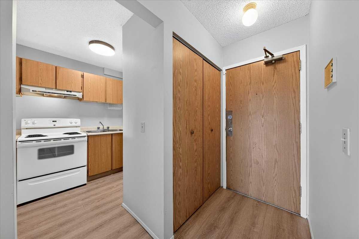 1712 38 Street SE 203