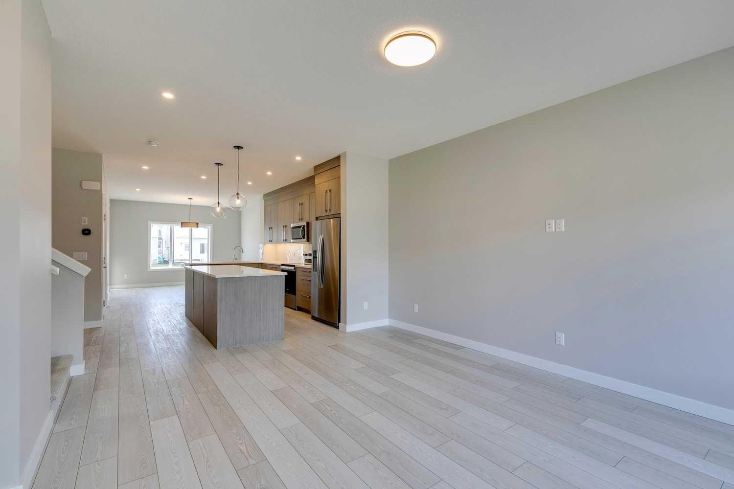 642 Rangeview Street SE