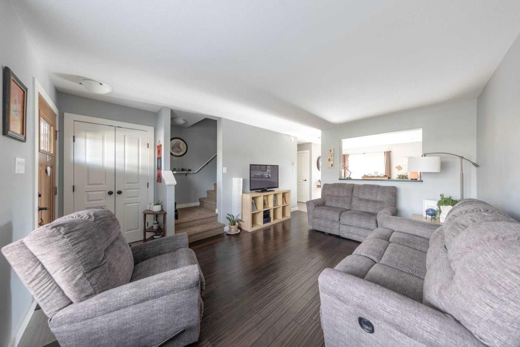 Photo of 4260 41 Street #4, Lloydminster, SK S9V 2J2 (MLS # A2316134)