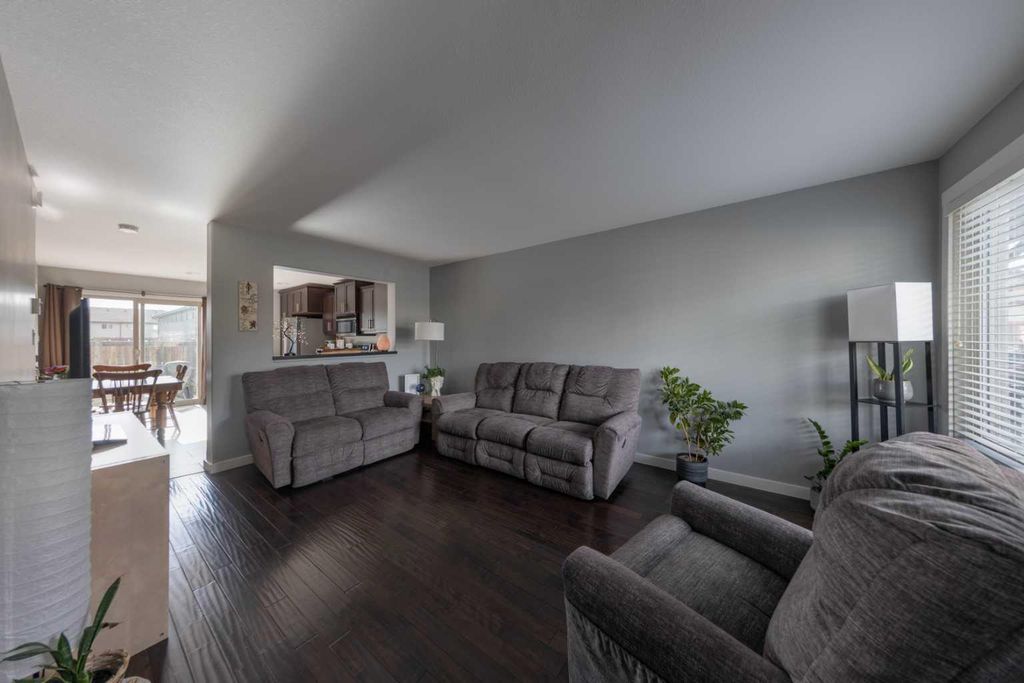 Photo of 4260 41 Street #4, Lloydminster, SK S9V 2J2 (MLS # A2316134)