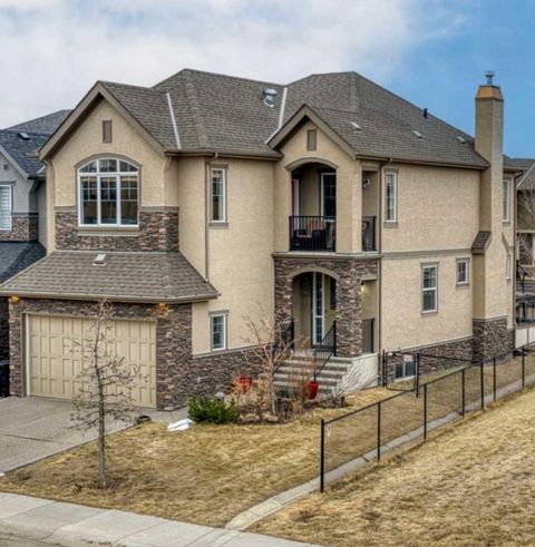 33 Quarry Heights SE Calgary AB T2C 5H7