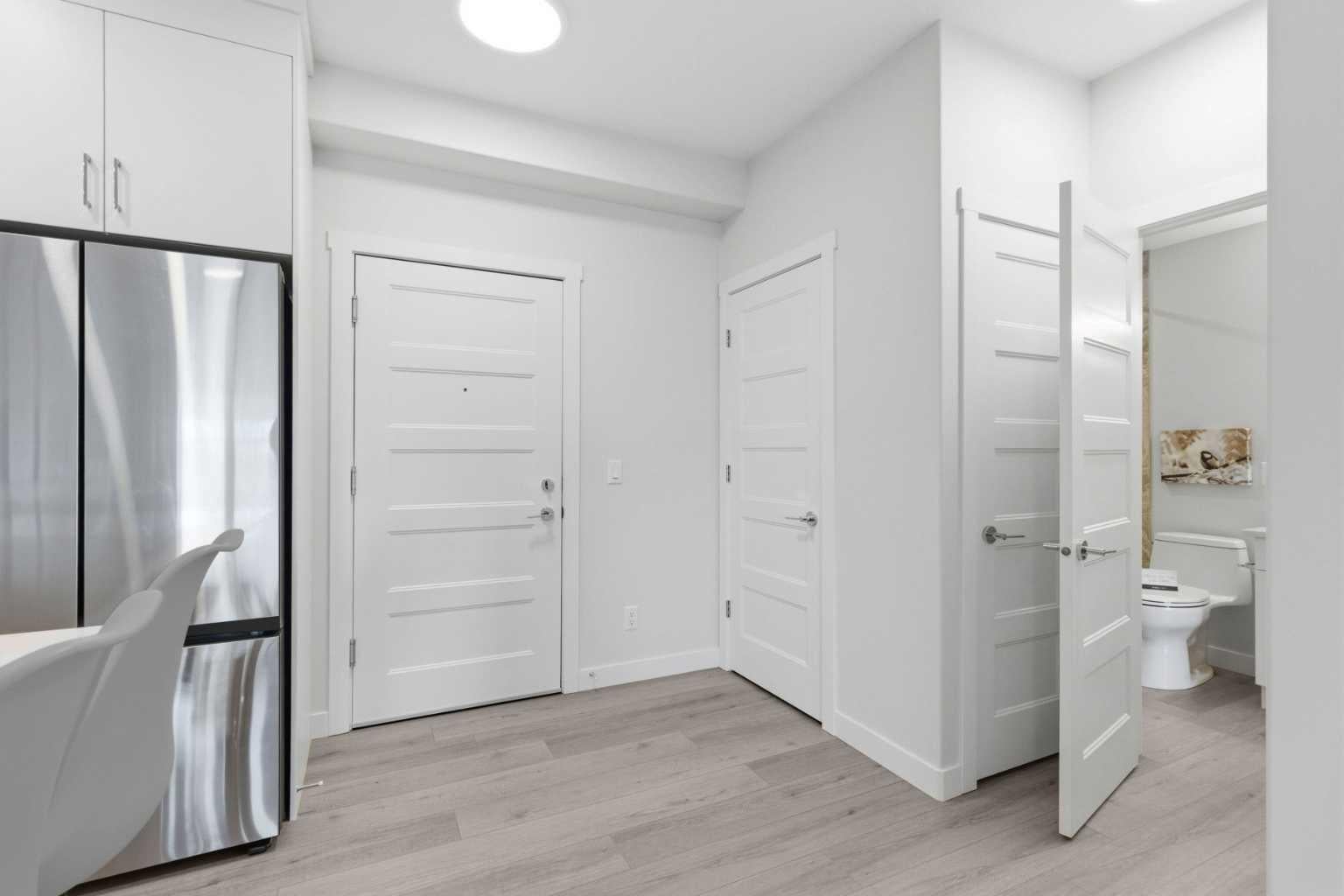 81 Arbour Lake View NW 1306