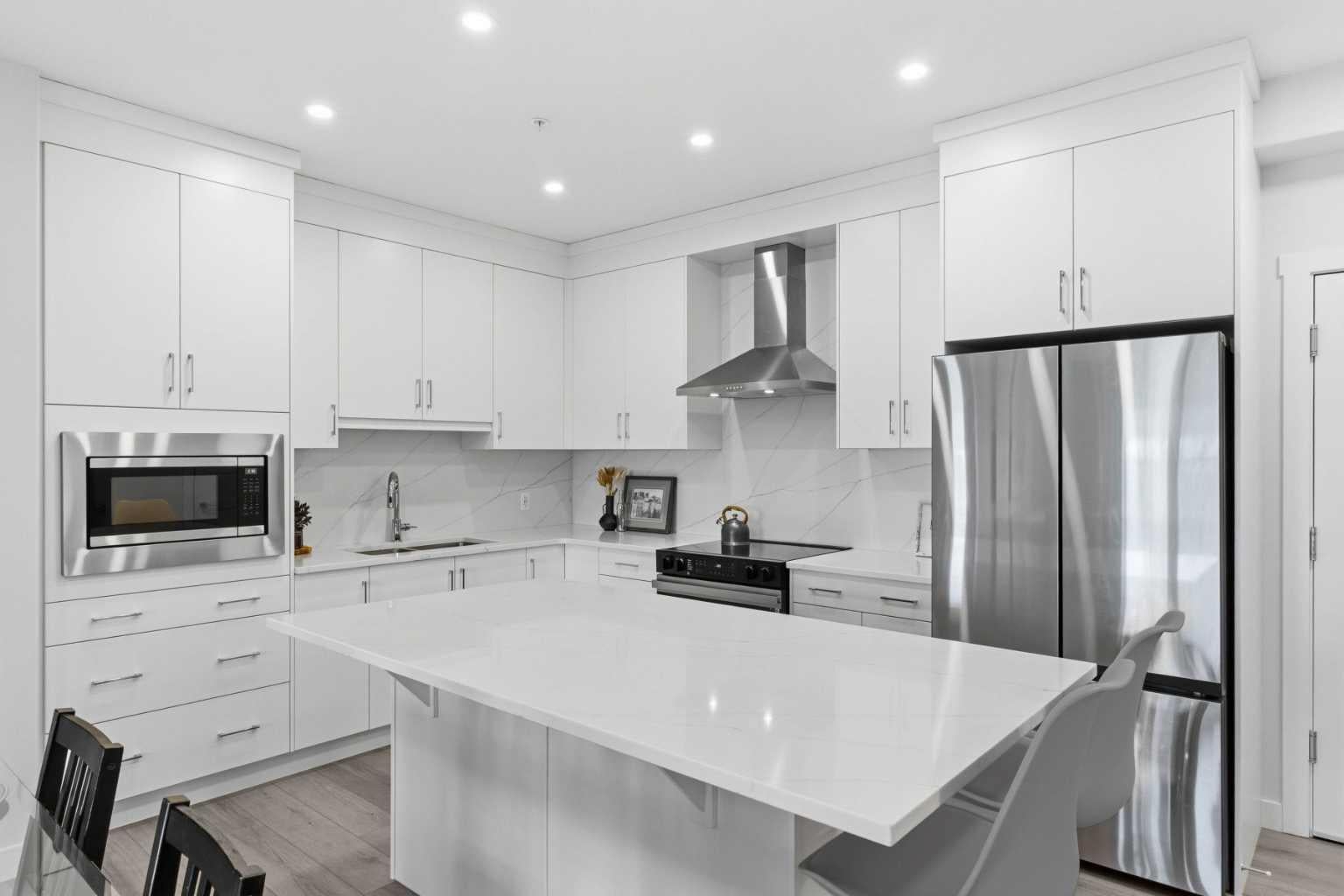 81 Arbour Lake View NW 1306