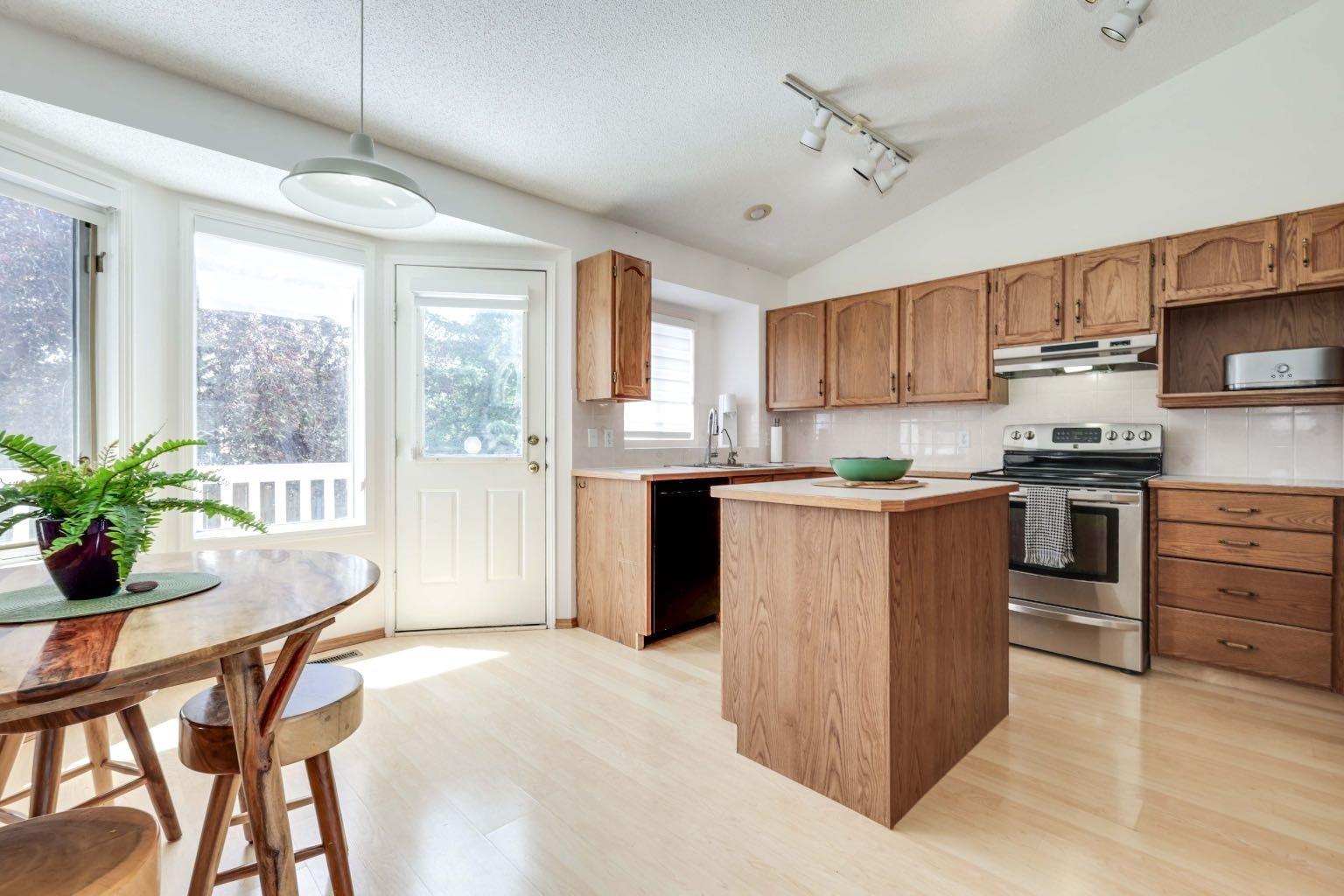 23 Sandalwood Close NW