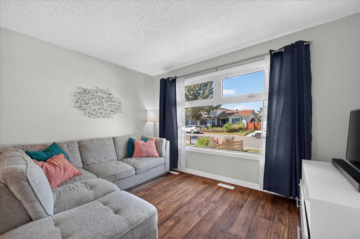 39 Midridge Gardens SE