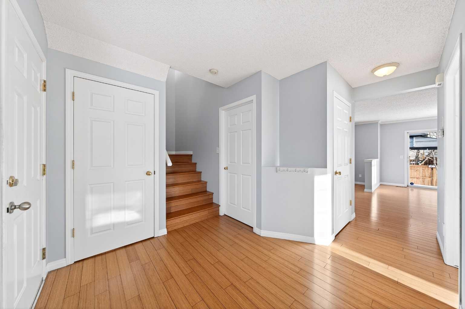 169 Harvest Grove Close NE