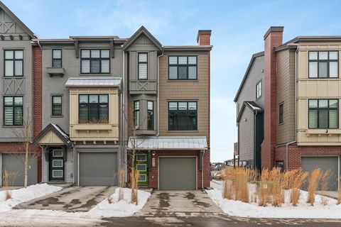 Photo of 86 Spring Willow Close SW, Calgary, AB T3H 6E8 (MLS # A2298823)