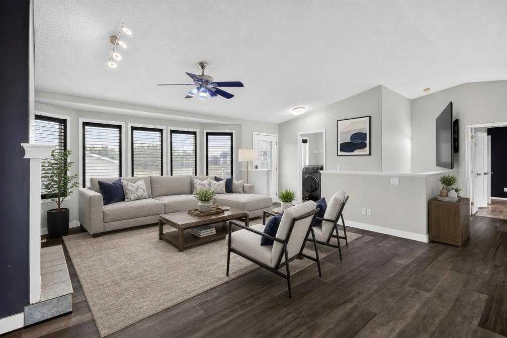 270092 Glenmore Trail