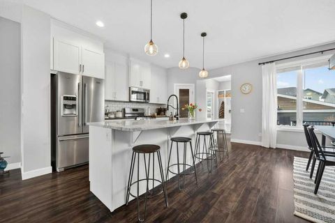 92 Fireside Crescent Cochrane AB T4C 2A3