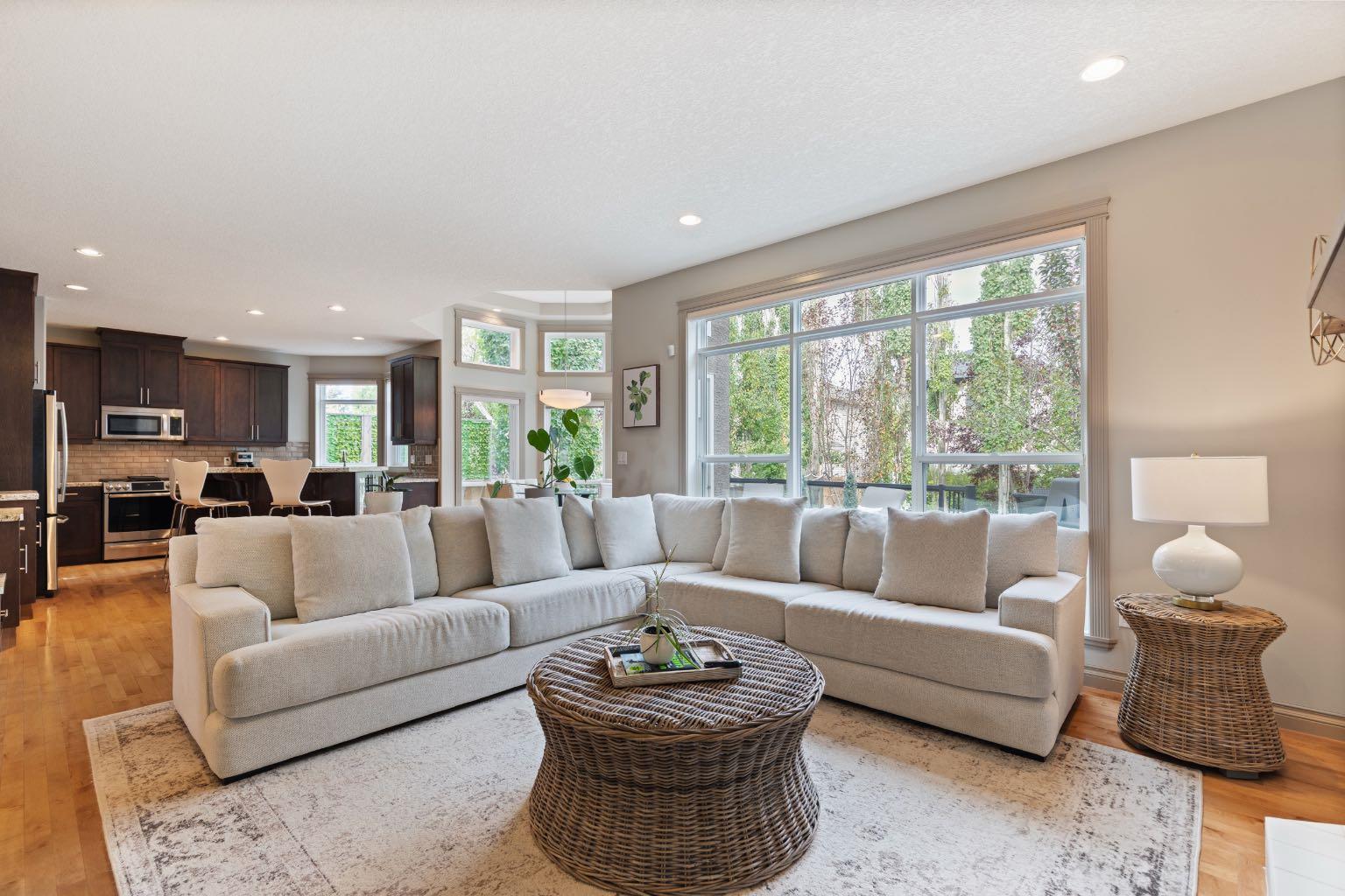 42 West Cedar Place SW