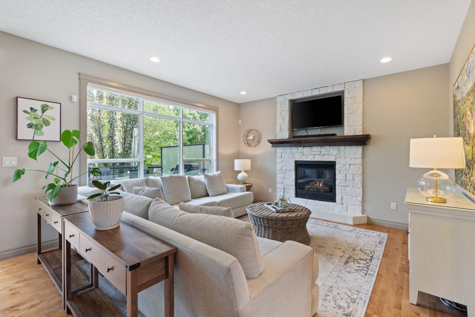 42 West Cedar Place SW