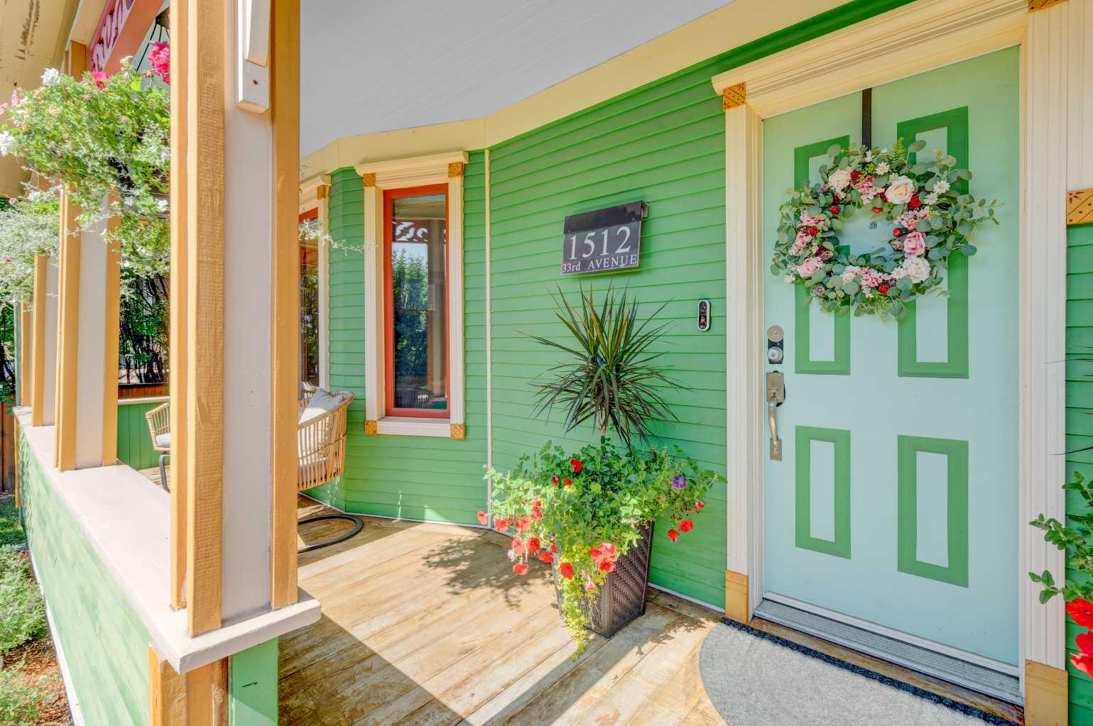 1512 33 Avenue SW