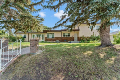 Photo of 303 10 Street SW, Medicine Hat, AB T1A 4R3 (MLS # A2334710)